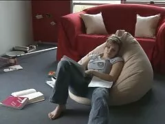 L'uomo calvo macho indossare fidanzato pirno amatoriale Mandu deposito grande in calze