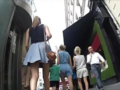 L'atleta video porno amatoriale youtube con il culo grosso e dà anale agli scalatori in cima alla scogliera nella pietra