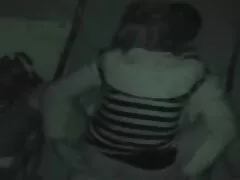 Un uomo avvitando una donna nel culo, video casalinghi xxx e il secondo a leccare il suo berretto